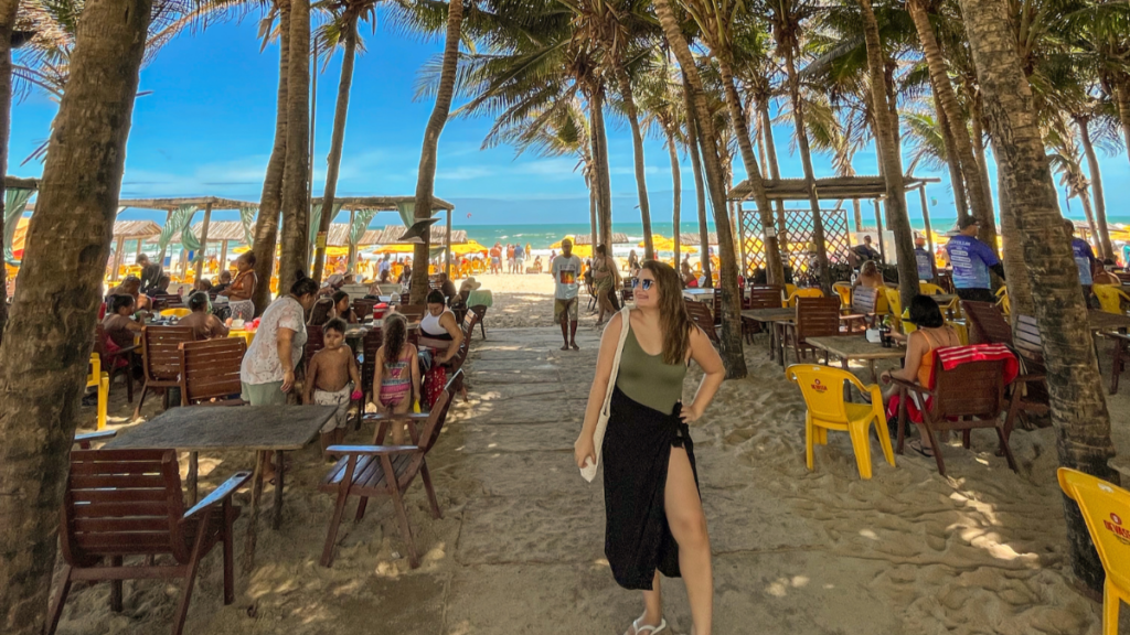 barracas de praia na praia do futuro em fortaleza
